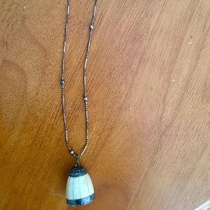 Sterling silver  agate gemstone pendant necklace.